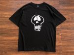 CAMISETA STUSSY NEIGHBORHOOD CALAVERA NEGRA